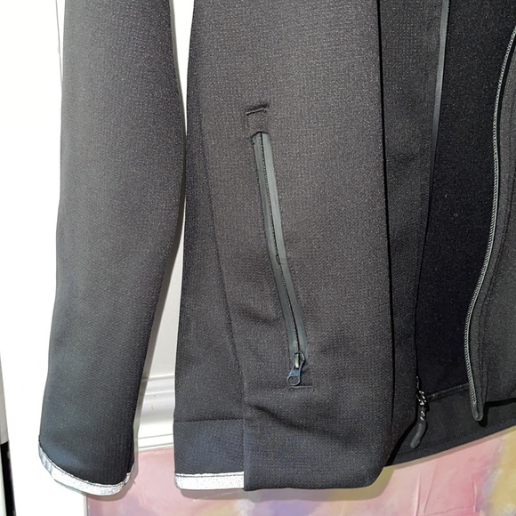 Gap fit woman’s black jacket xs long sleeves - Picture 3 of 6